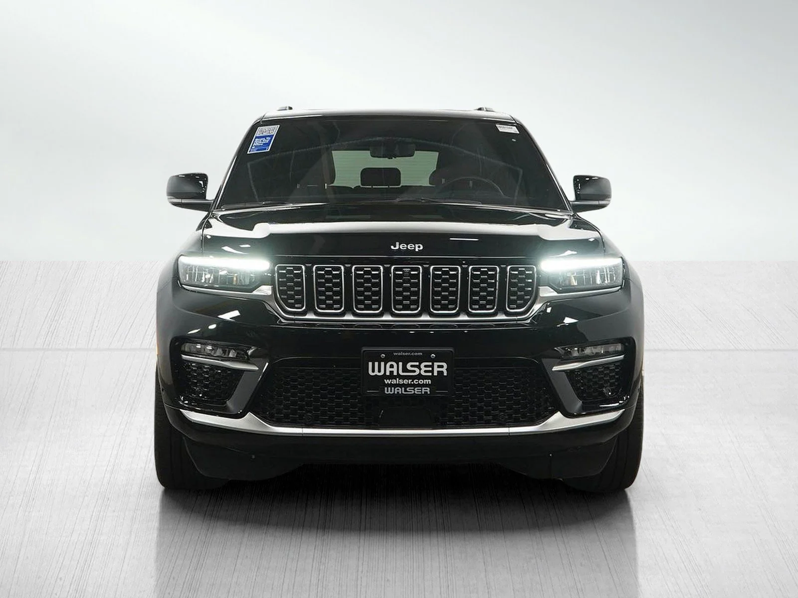 Used 2023 Diamond Black Crystal Pearlcoat Jeep Summit image 8
