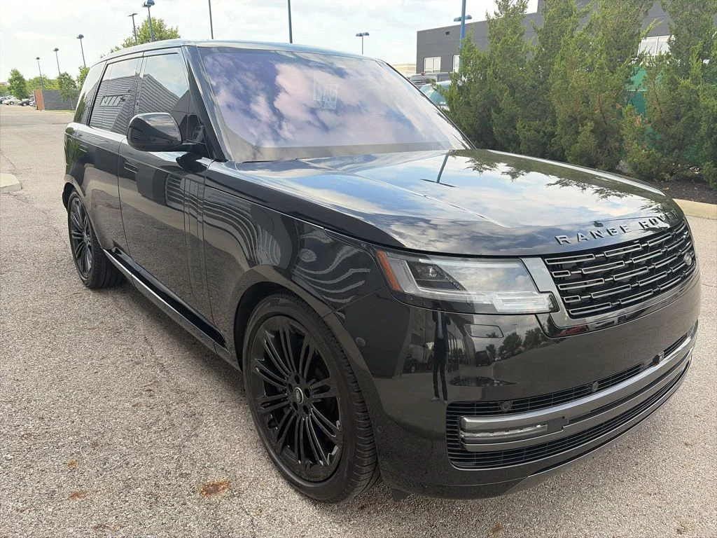 Certified Used 2023  Land Rover SE image 4