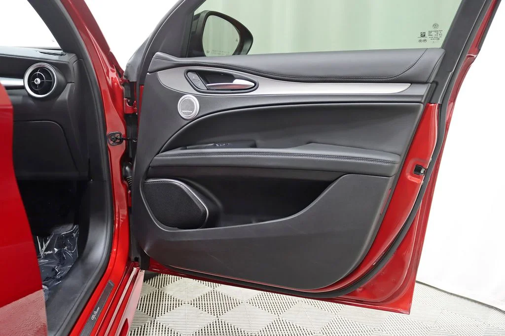 2023 Alfa Romeo Stelvio Veloce