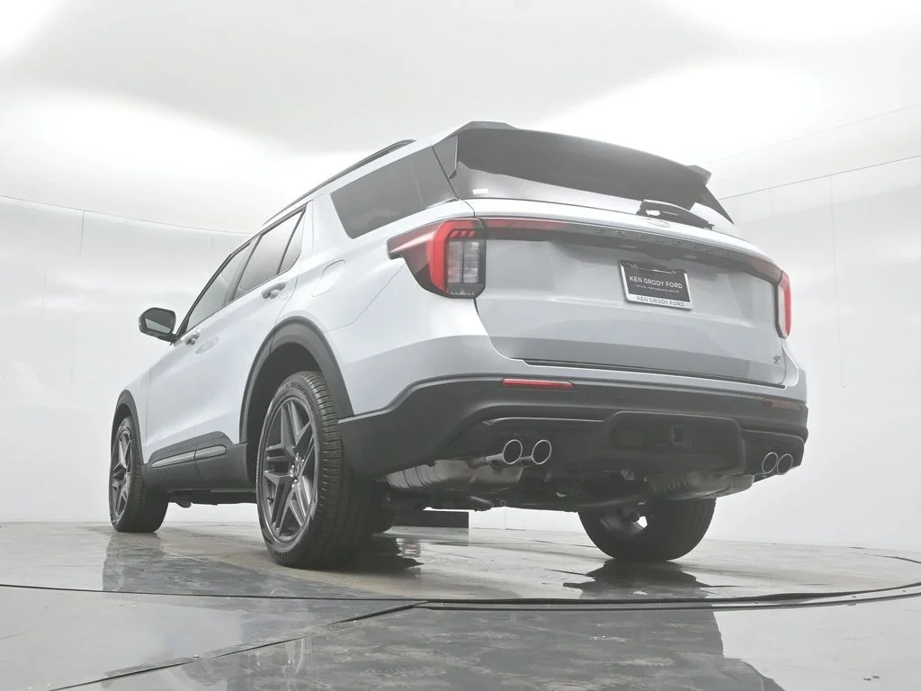 New 2026 Space White Metallic Ford ST image 48