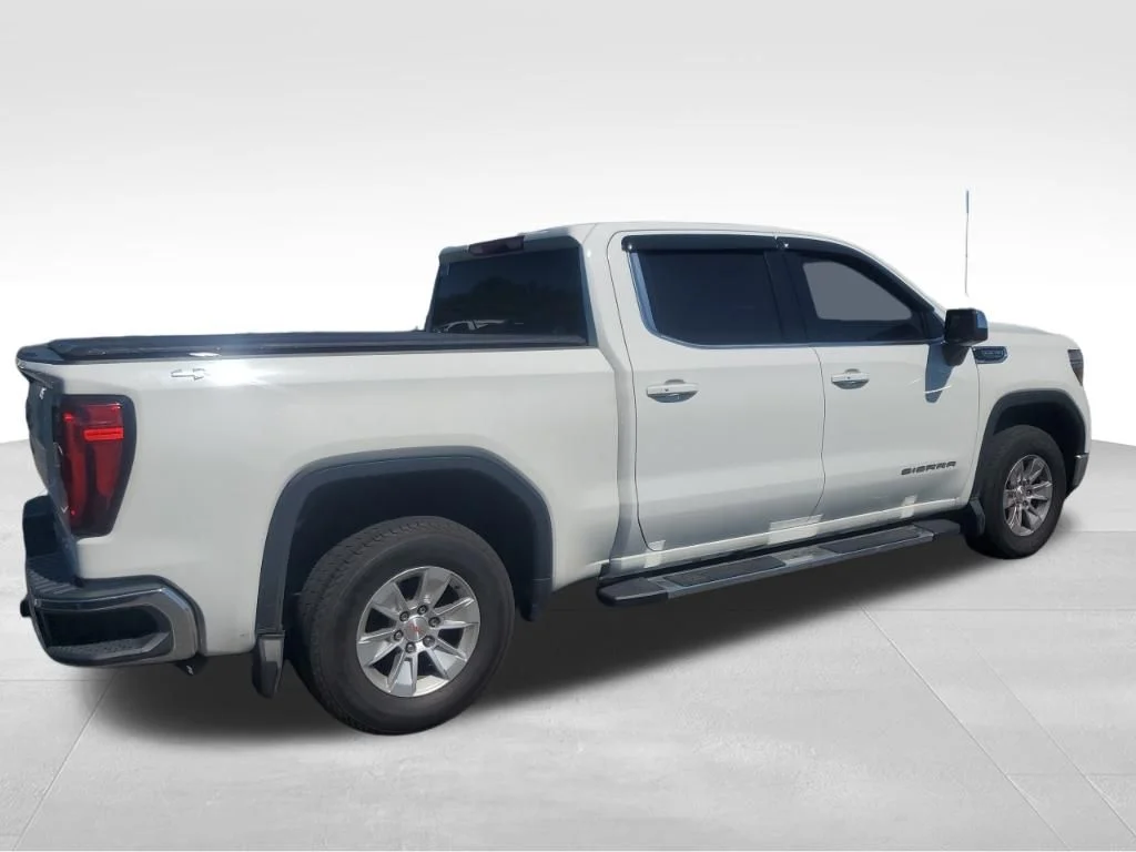 Used 2019  GMC SLE image 7