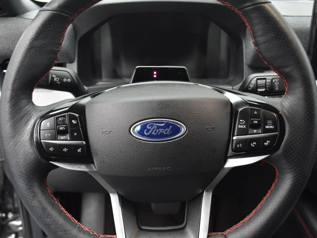 Certified Used 2025 Gray Metallic Ford ST-Line image 17