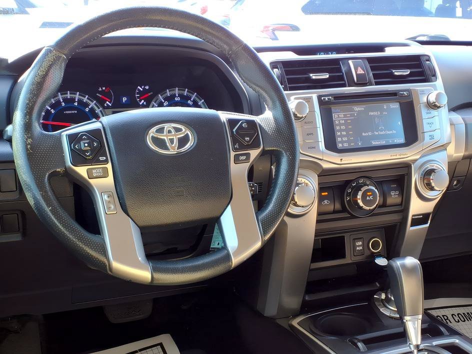 Used 2016 Super White Toyota SR5 image 11