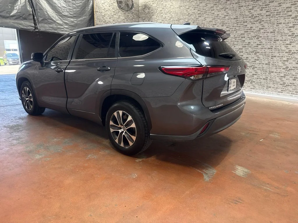 Used 2023 Gray Toyota XLE image 5