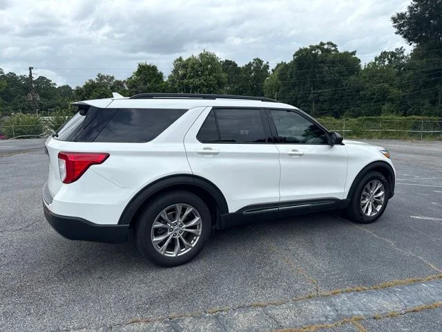 Used 2023 White Metallic Ford XLT image 3