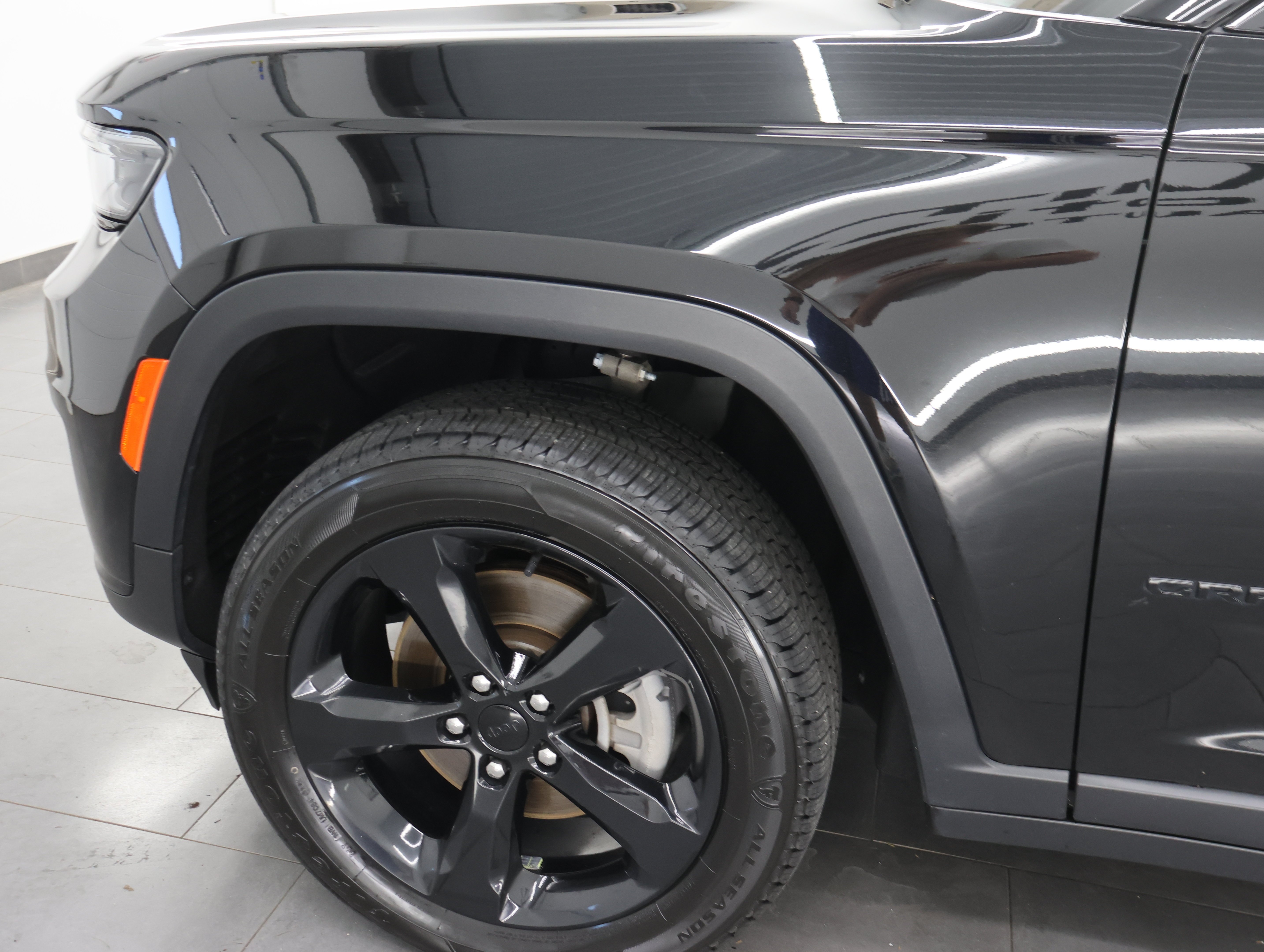 Used 2023 Diamond Black Crystal Pearlcoat Jeep 4x4 Altitude: ALTITUDE-4WD-MOON-HEATED SEATS-NEW TIRES-BACKUP CAM-1 OWNER image 35