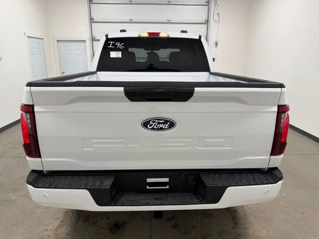 New 2026 Oxford White Ford XLT image 5