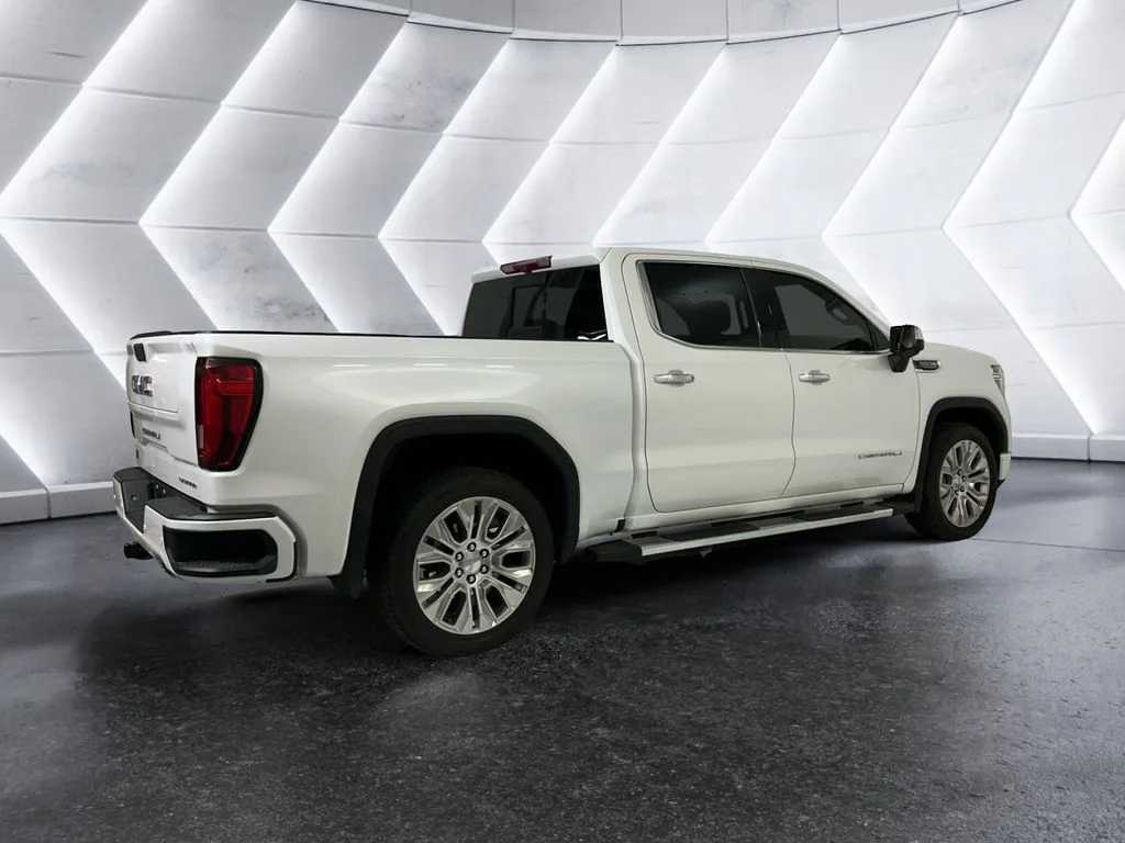 Used 2020 White GMC Denali image 4
