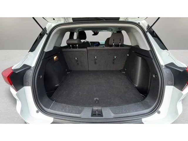 Used 2025 Summit White Chevrolet LT image 32