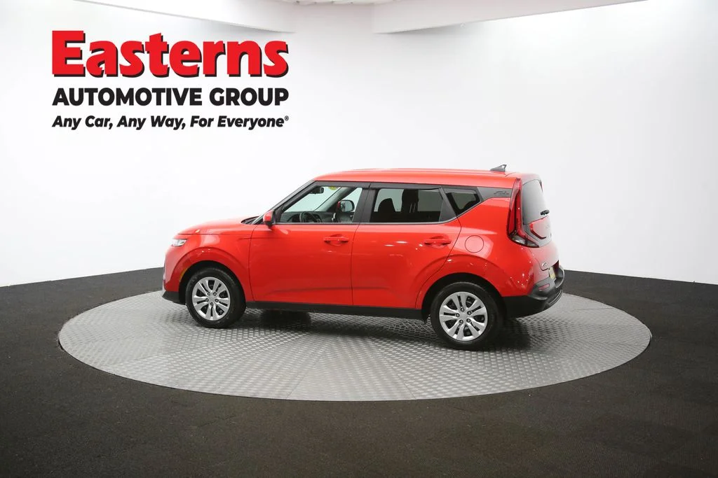 Used 2022 Red Kia LX image 59