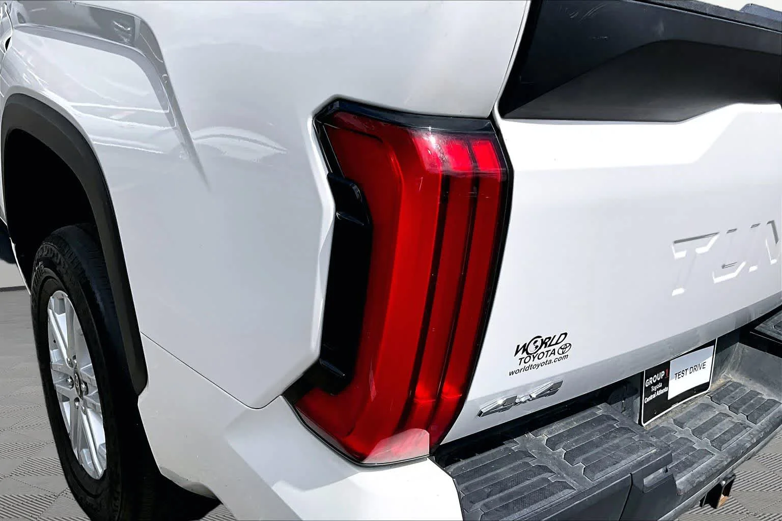 Used 2025 Ice Cap Toyota SR5 image 28