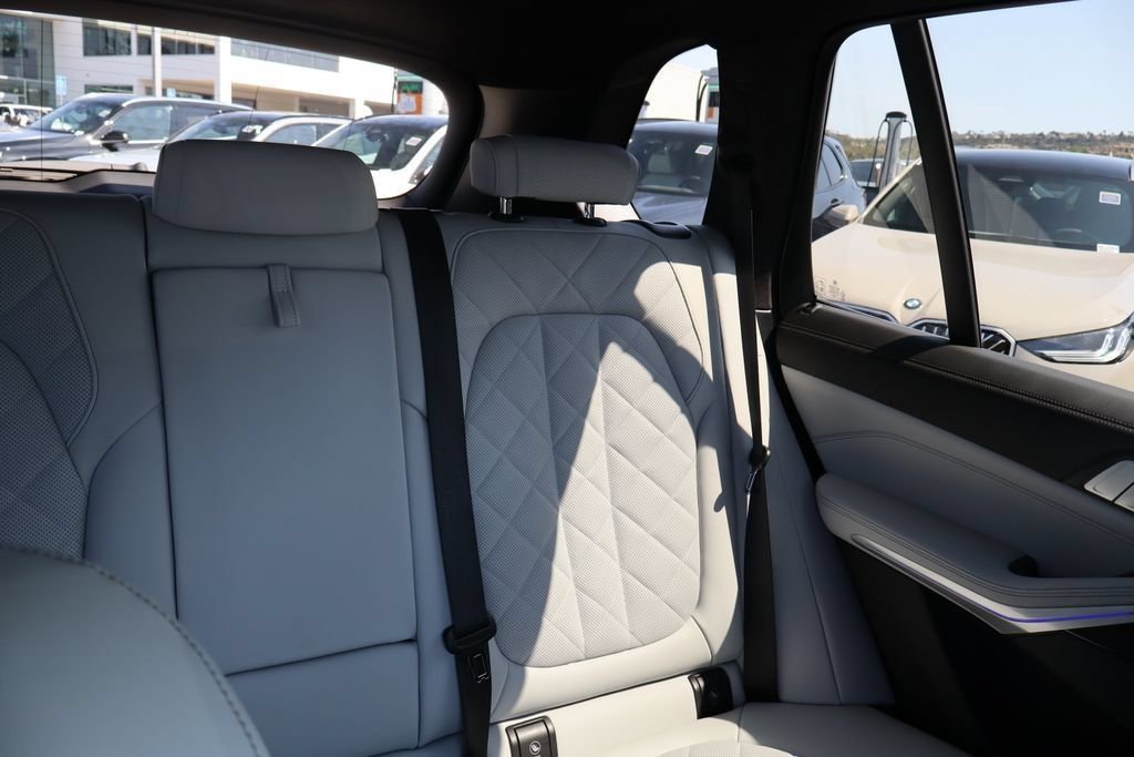 Used 2024 Blue BMW sDrive40i image 17