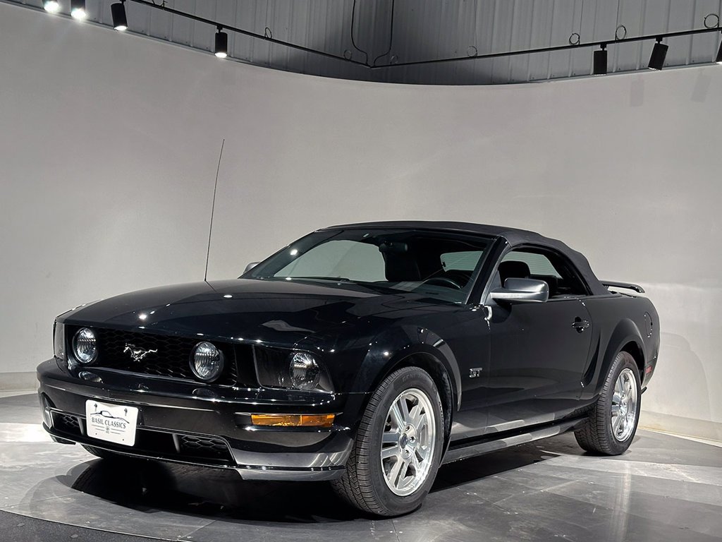 Used 2005 Black Ford  image 76