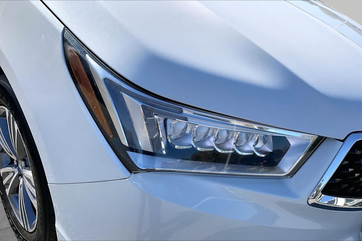 Used 2020 Platinum White Pearl Acura  image 26