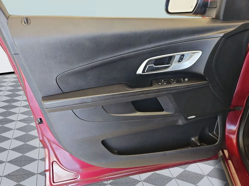 Used 2016 Siren Red Tintcoat Chevrolet LT image 10