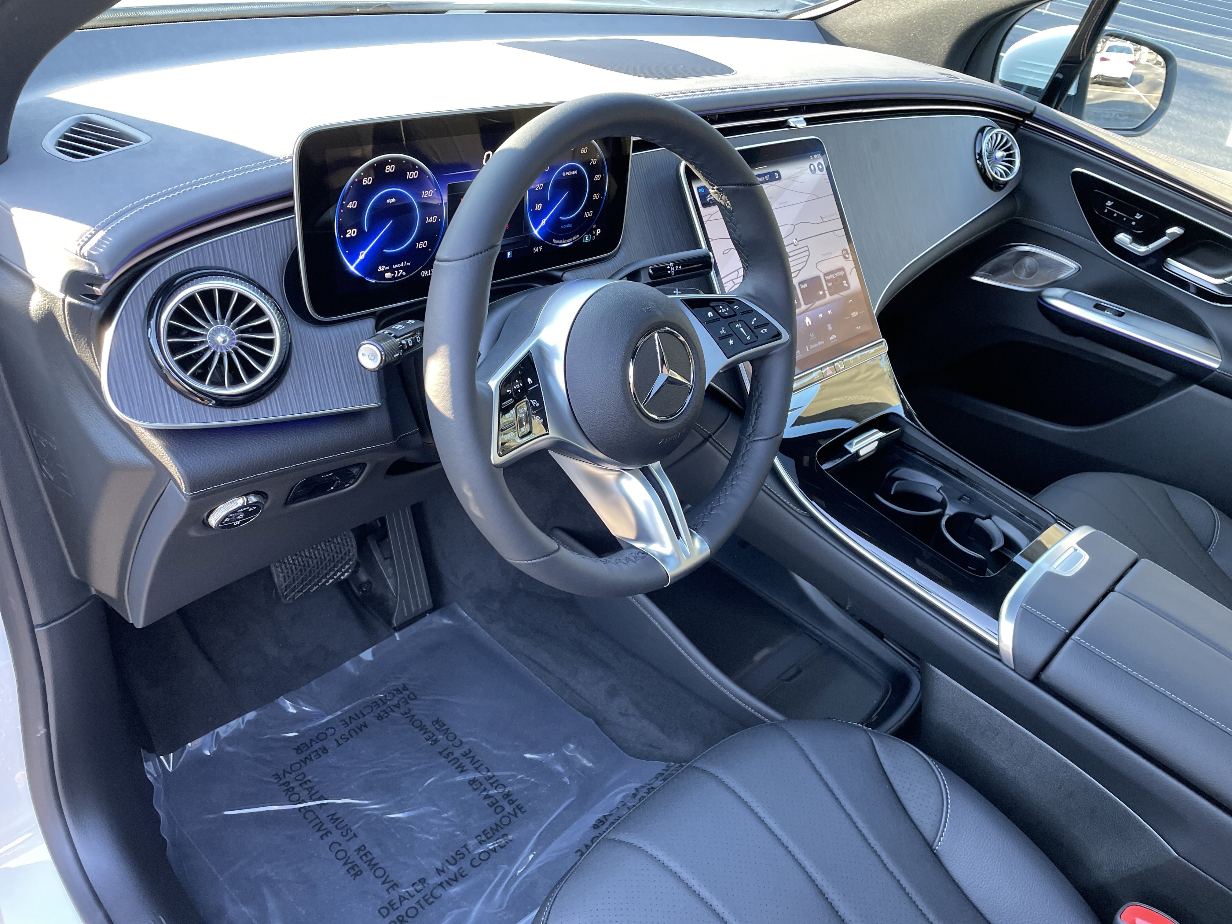 New 2026 Polar White Mercedes-Benz EQE 320 4MATIC® SUV image 17