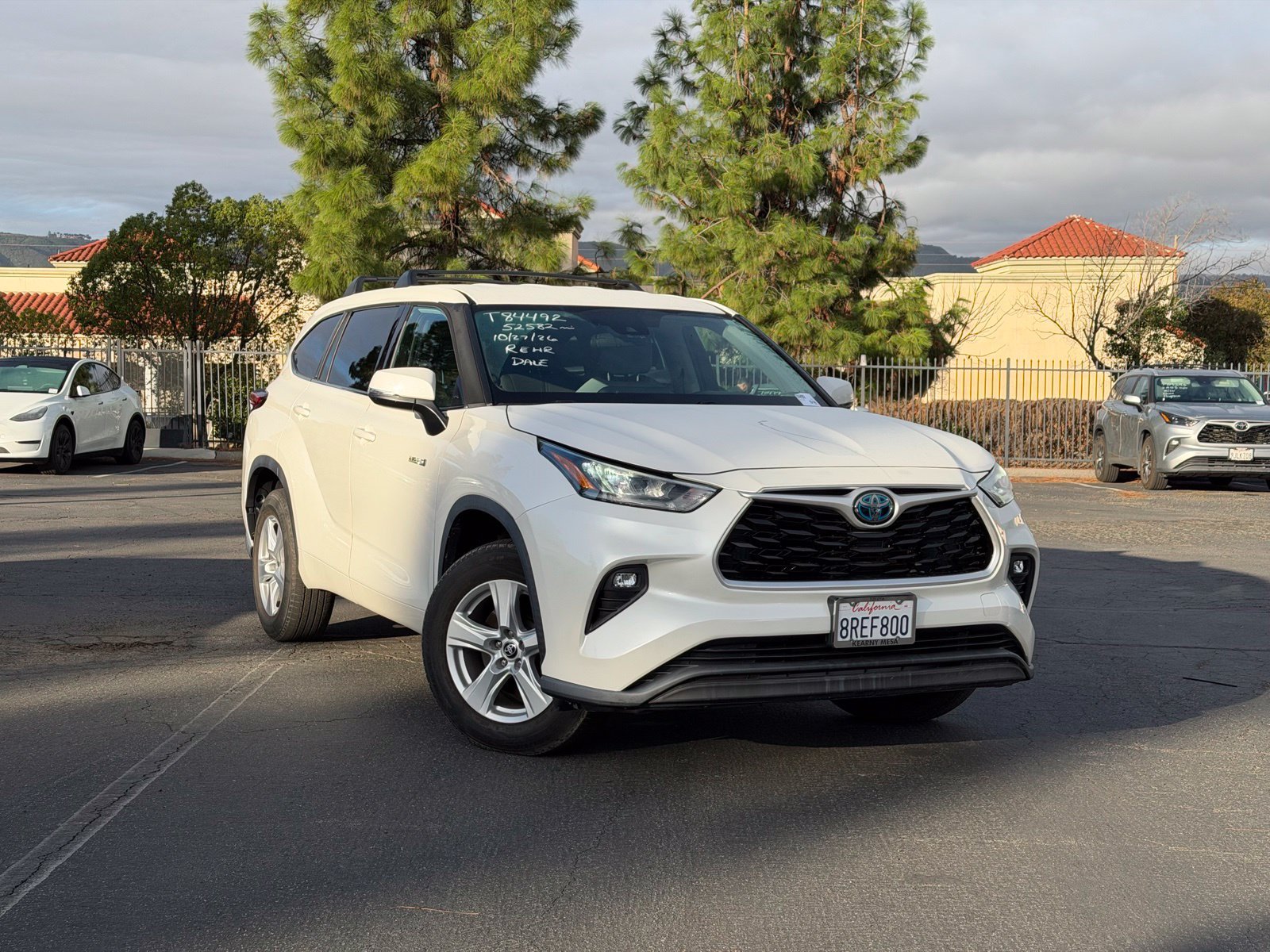 Used 2020 Blizzard Pearl Toyota LE image 1