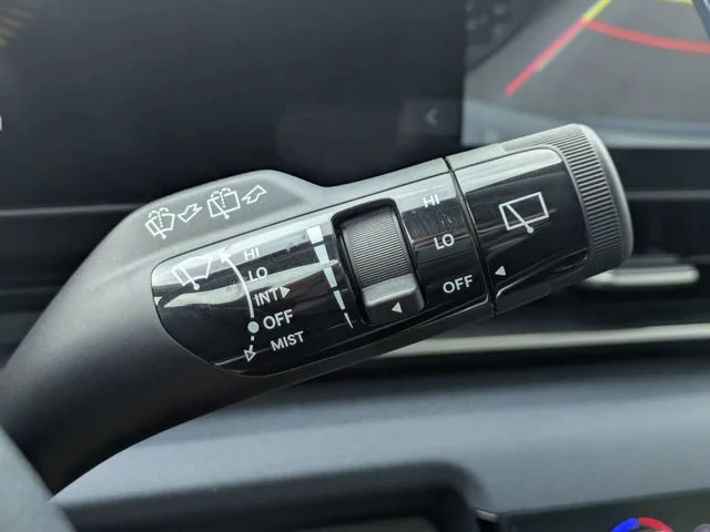 New 2026 Ceramic Silver Kia EX image 28
