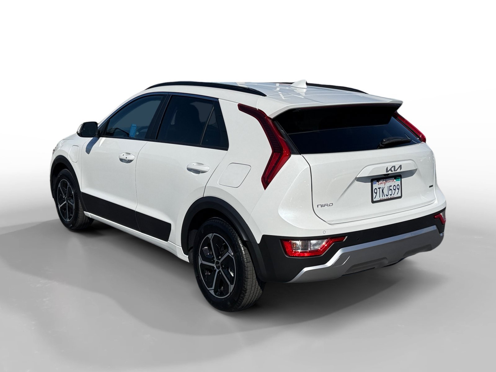 Certified Used 2025 Snow White Pearl Kia EX image 3