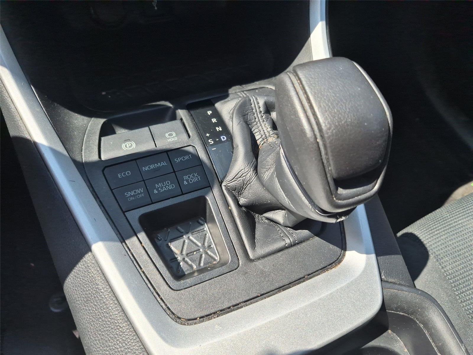 Used 2021 Magnetic Gray Metallic Toyota LE image 28