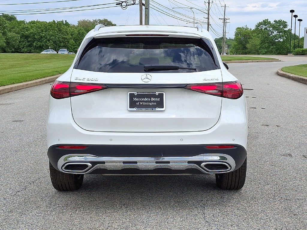 New 2026 Polar White Mercedes-Benz GLC 300 image 5