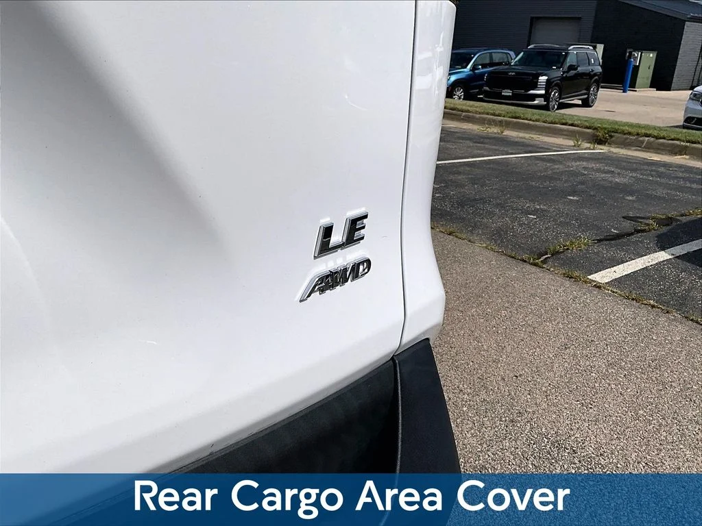 2021 Toyota RAV4 LE - Photo 28