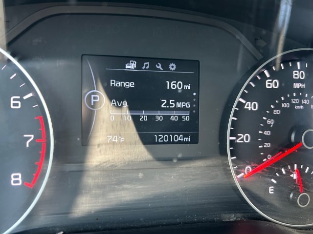Used 2018 White Kia LX image 10