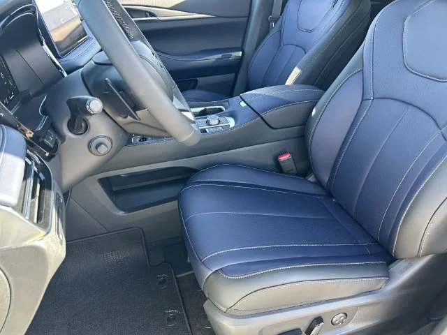 New 2027 RADIANT WHITE INFINITI Sport AWD image 21