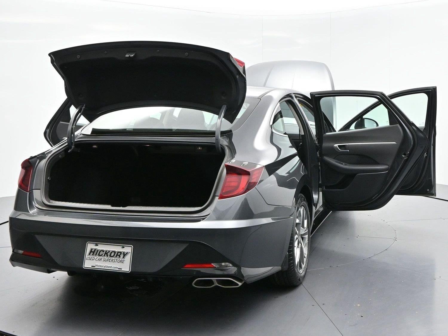 Used 2022 Portofino Gray Hyundai SEL image 35