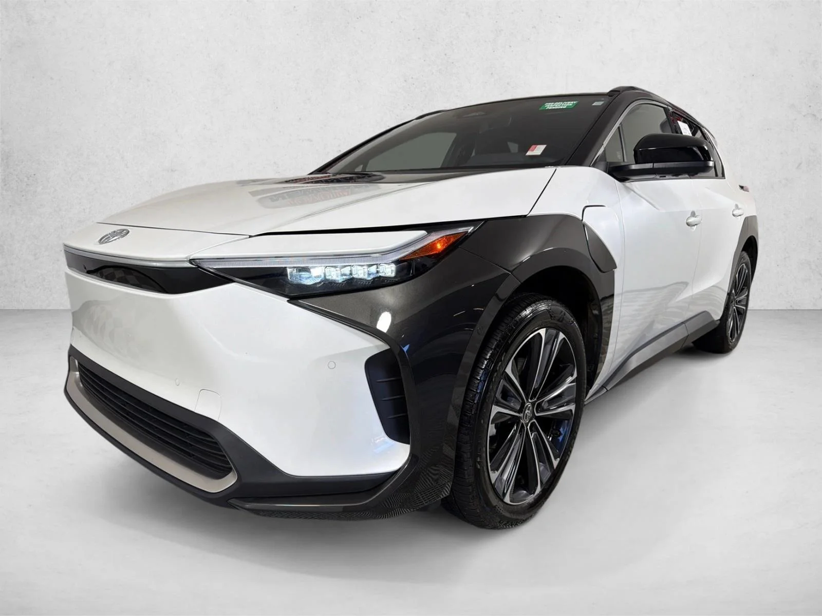 Used 2024 White Toyota XLE image 16