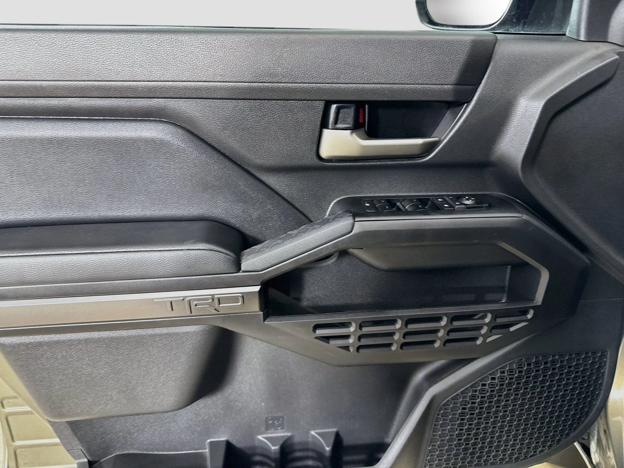 Used 2024  Toyota SR5 image 20