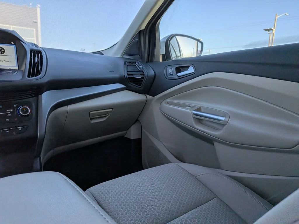 Used 2018 Oxford White Ford SE image 14