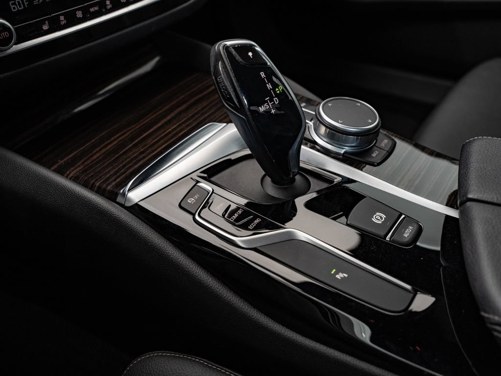 Used 2019 Bluestone Metallic BMW 540i xDrive image 36