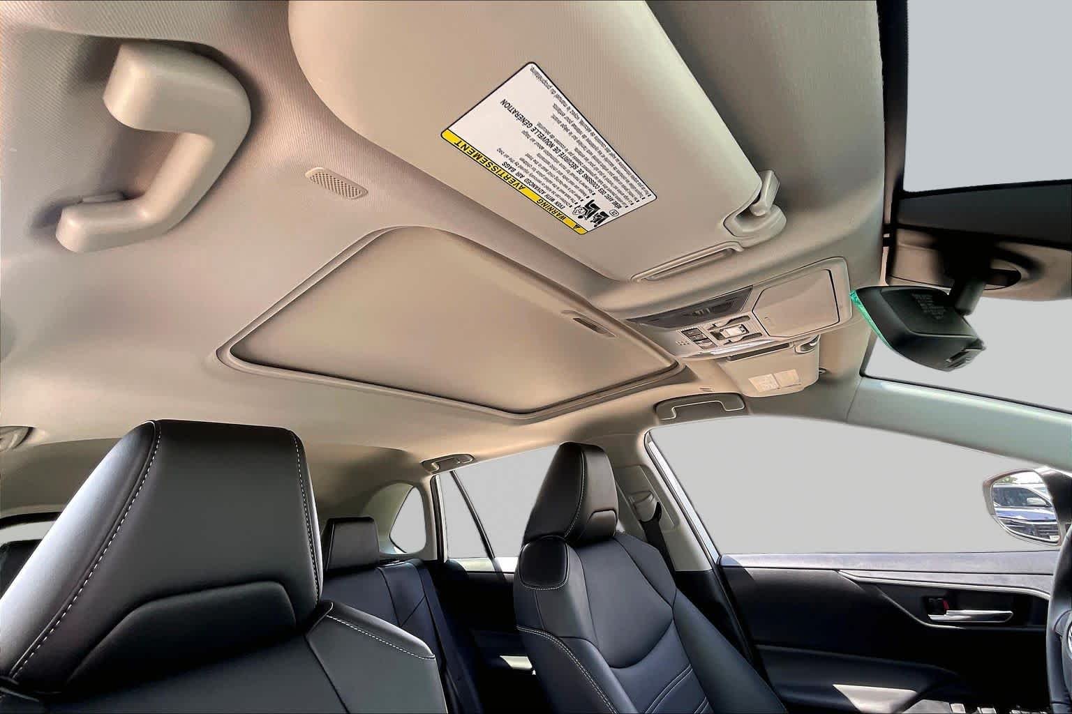 Used 2024 Wind Chill Pearl Toyota XLE Premium image 13