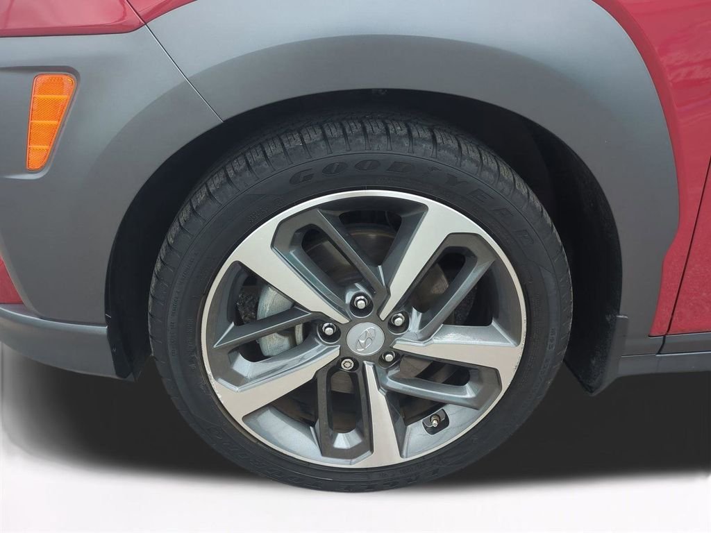 Used 2021 Red Hyundai Ultimate image 11