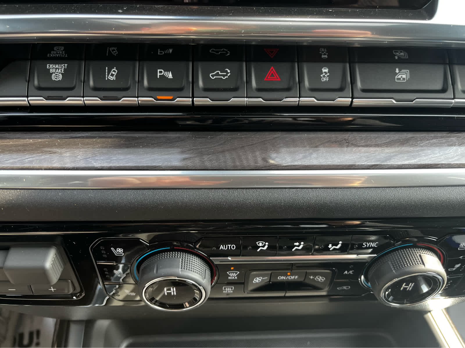 2026 Chevrolet Silverado 3500 HD LTZ - Photo 47