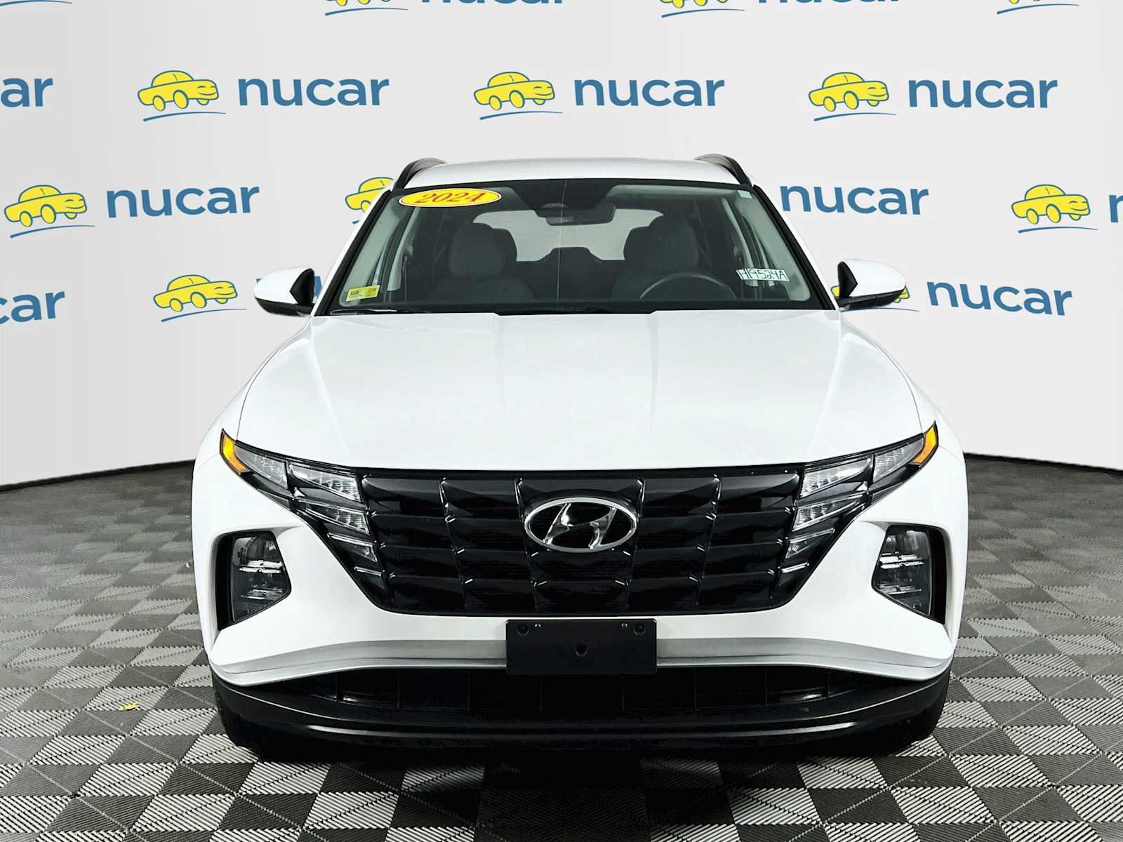 Used 2024 White Pearl Hyundai SEL image 2