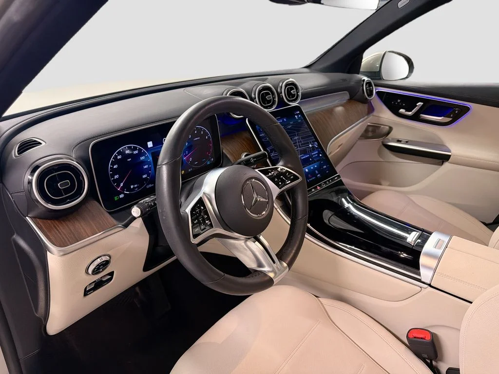 Used 2024 Silver Mercedes-Benz GLC 300 image 4