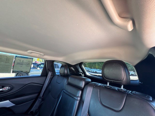 Used 2018 Diamond Black Jeep Trailhawk image 30
