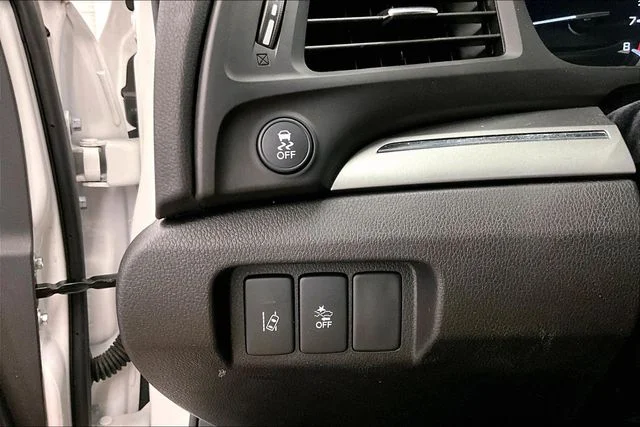 Used 2022 Platinum White Pearl Acura Premium Package image 31