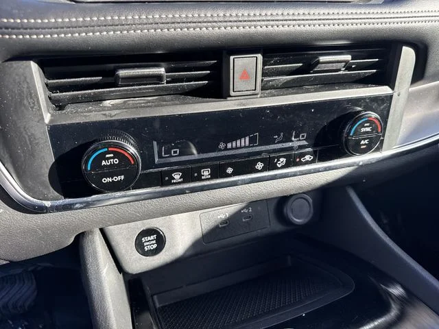 2024 Nissan Rogue SV - Photo 19