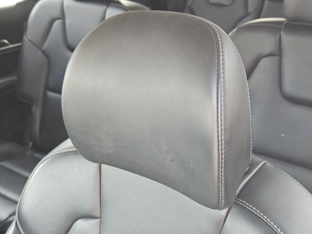 Used 2024 White Kia S image 14