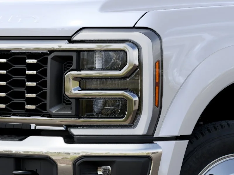 New 2027 Star White Metallic Tri-Coat Ford F-450® Lariat® image 18