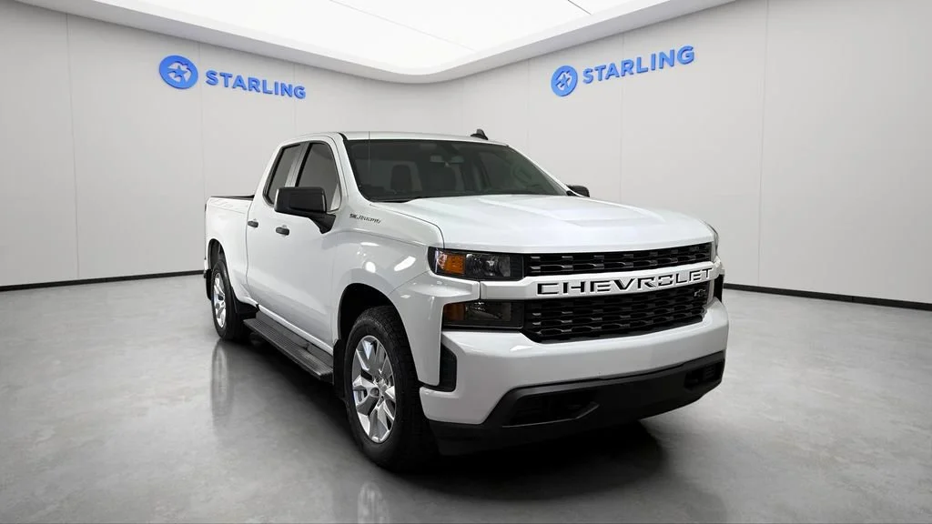 Used 2020 SUMMIT WHITE Chevrolet Custom image 15
