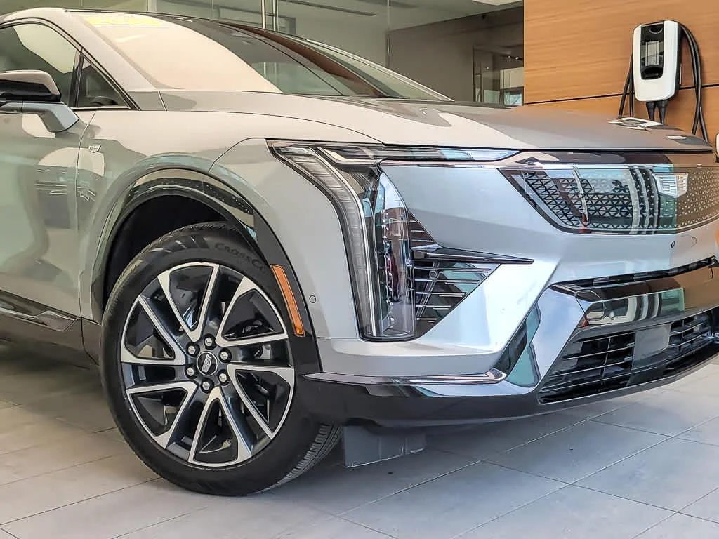 Certified 2025 Cadillac OPTIQ Sport 2 with VIN 3GYK3GMR0SS141576 for sale in Oak Lawn, IL
