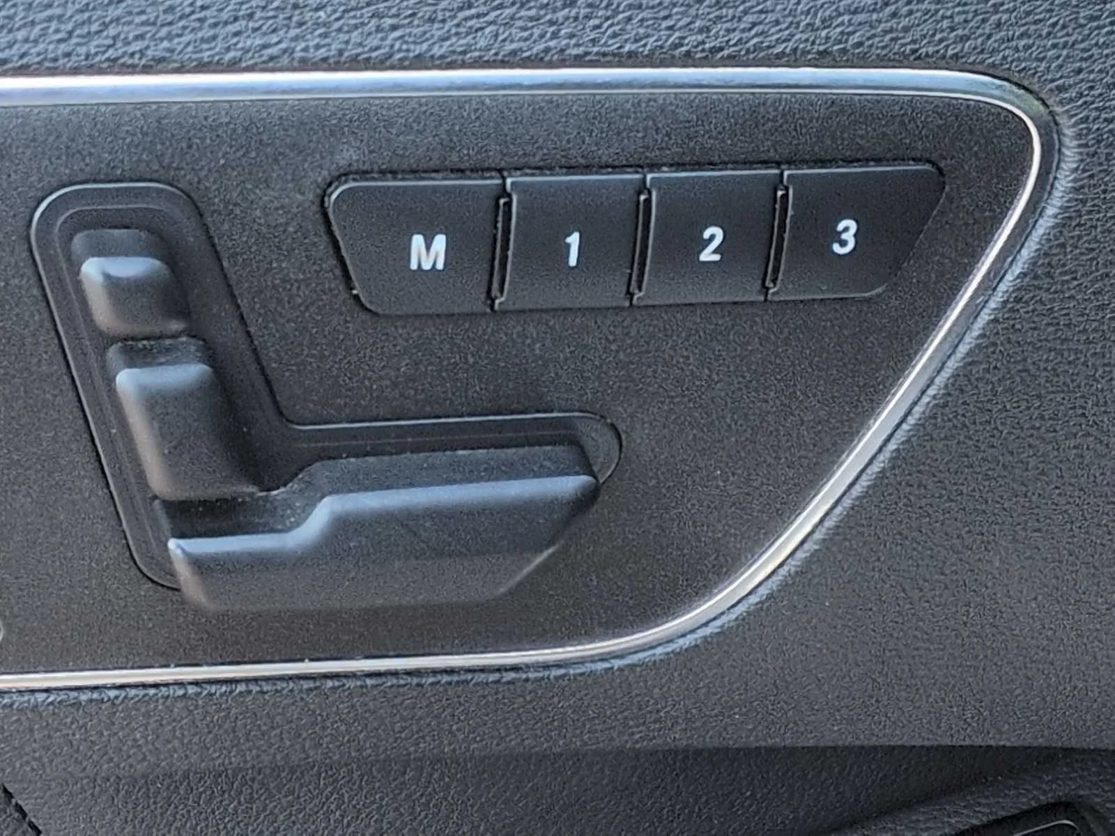 Used 2012 Iridium Silver Metallic Mercedes-Benz E 350 Sport image 18