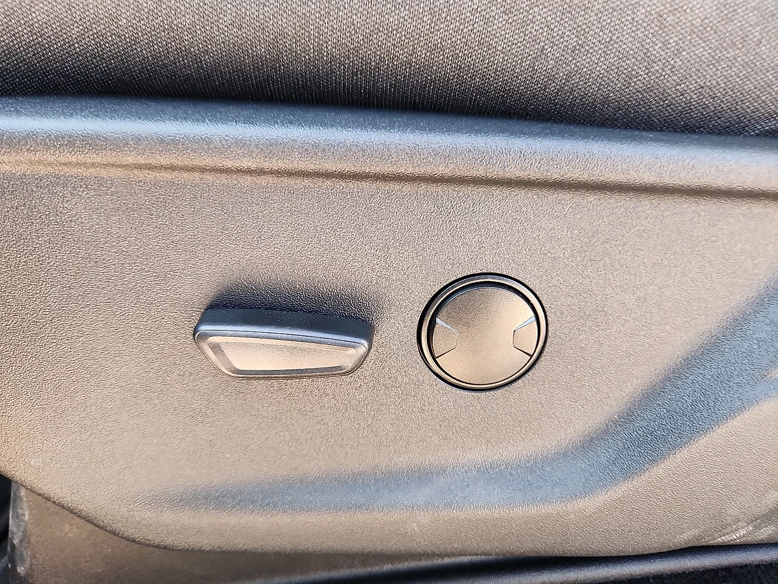 New 2027 Iconic Silver Metallic Ford XLT image 16