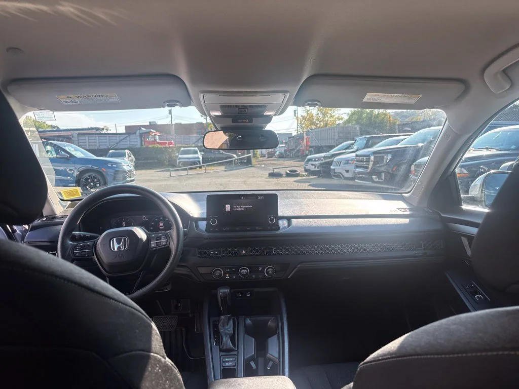 Used 2023 Silver Honda LX image 21