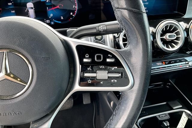 Used 2020  Mercedes-Benz GLB 250 image 21