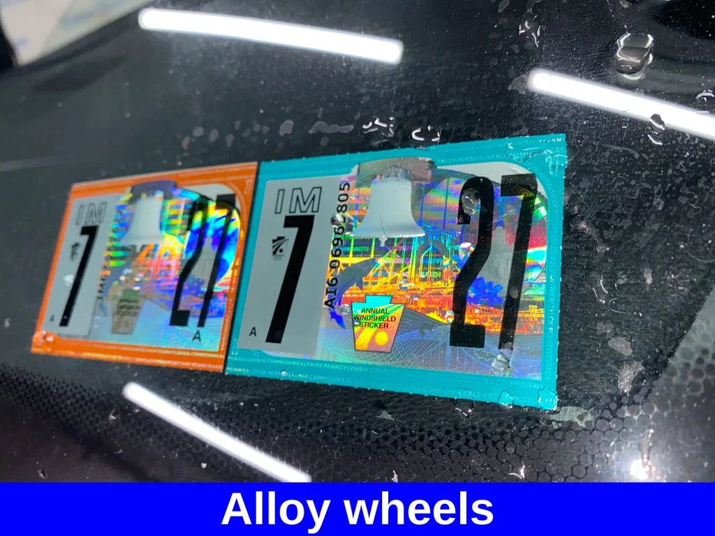 Used 2017  Honda Touring image 29